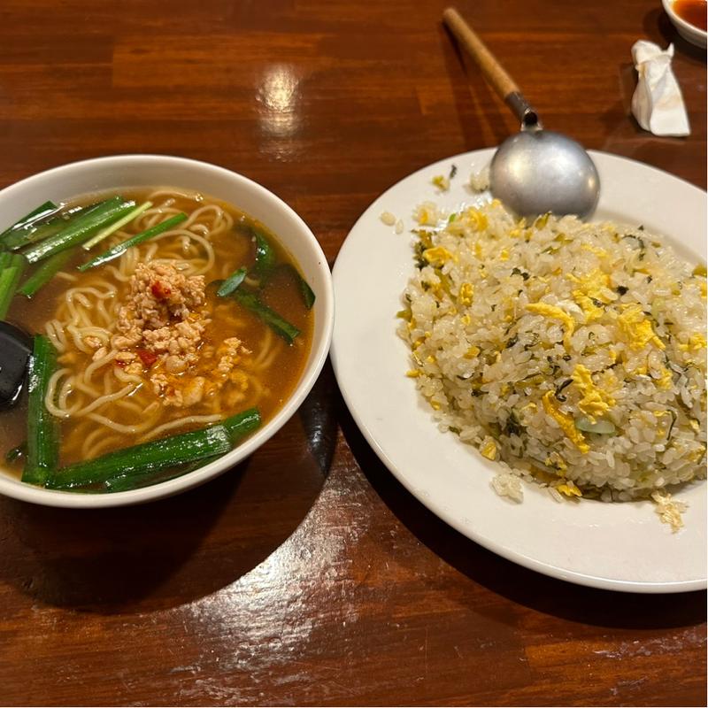 台湾ラーメン　高菜チャーハン(福来臨)