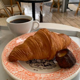 クロワッサン フランスのバター