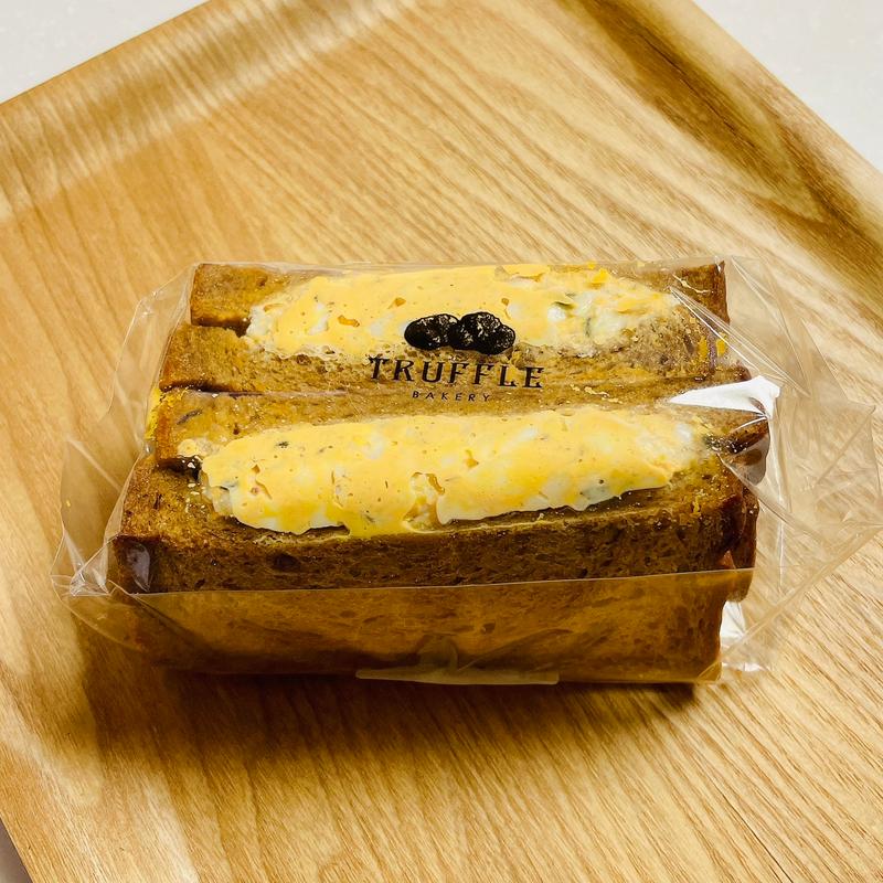 黒トリュフのたまごサンド(truffle mini（トリュフ　ミニ）)