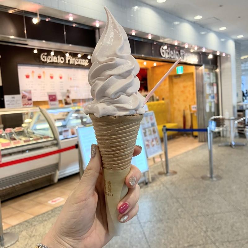 フィレンツェソフト　ホワイトチョコ苺(ジェラート フィレンツェ)