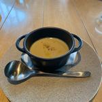 無水調理した新玉ねぎの温かいスープ(バーミキュラ レストラン ザ ファウンダリー)
