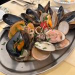 本日の新鮮な魚介のシャラティエッリ