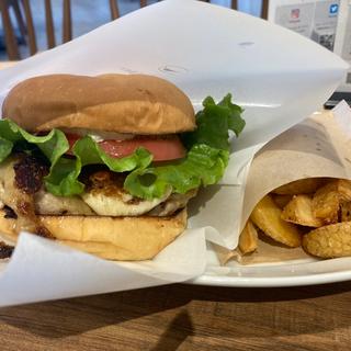 チキンモッツァレラバジルバーガー(the 3rd Burger アトレ竹芝店)