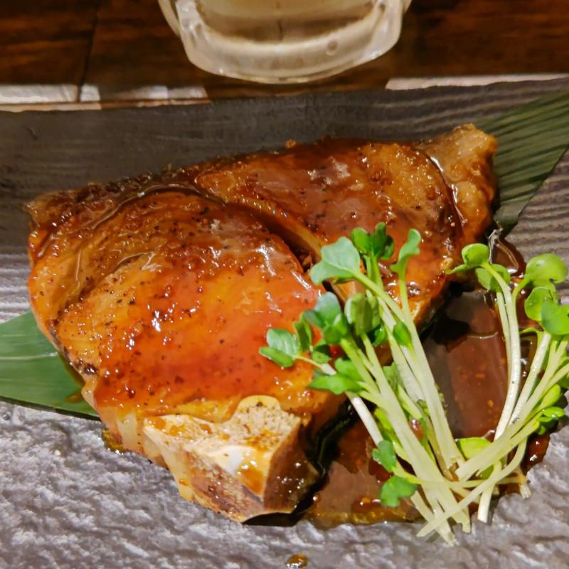 まぐろテールステーキ(三崎まぐろ専門店 Tunaがる)