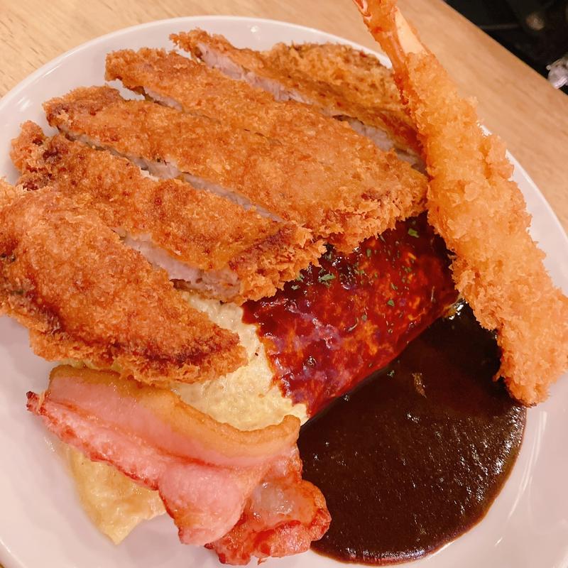 海老フライオムライス(男のオムライス EGG BOMB 池袋店)