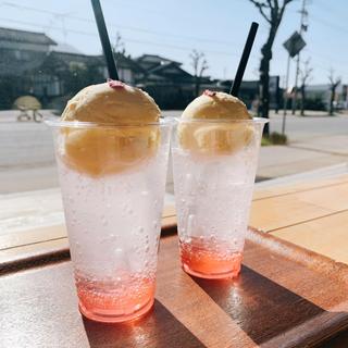 桜のクリームソーダ(ゆめすけ )