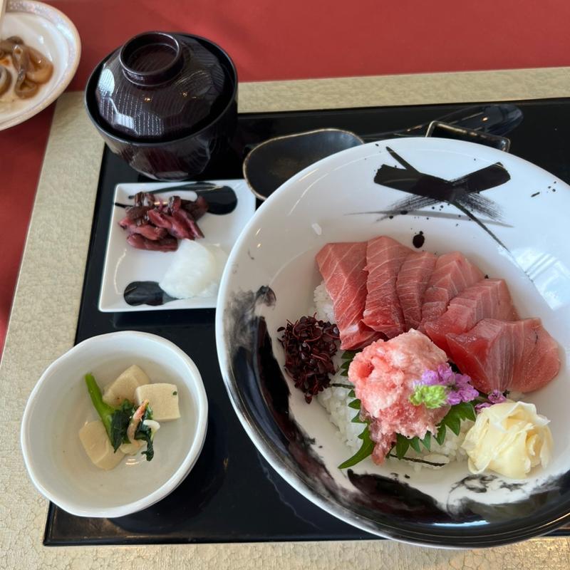 マグロ中トロ丼(千代田カントリークラブ )