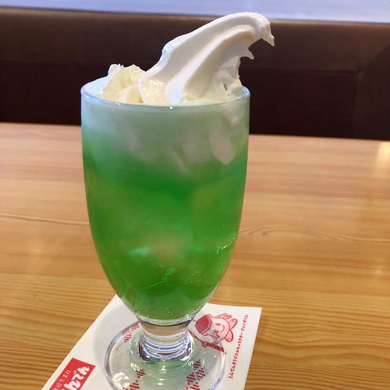 メロンソーダ&北海道牛乳ソフト(とんでん 花畑店)