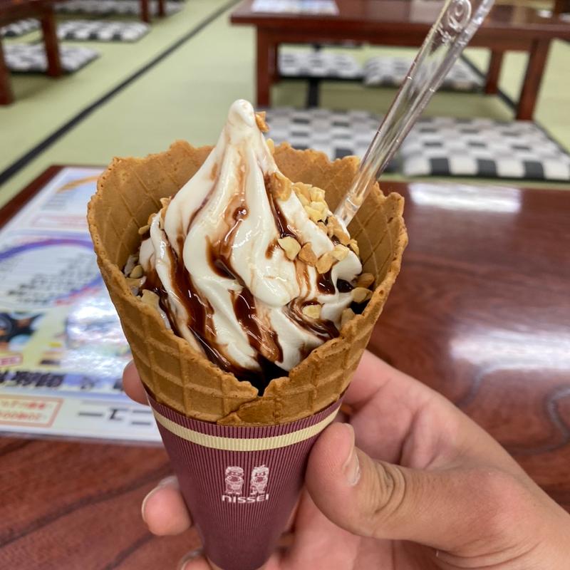 生乳ソフトクリーム（チョコ&ナッツ）(満願の湯)