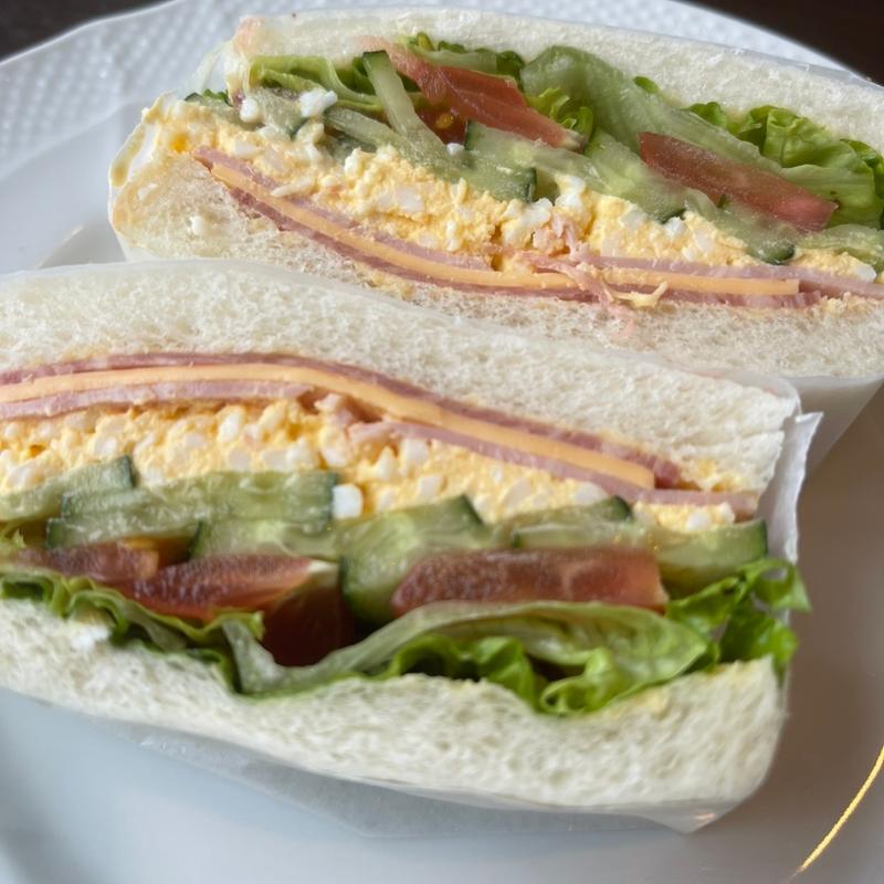 ハムと野菜と玉子のサンド(星乃珈琲店 三木店)