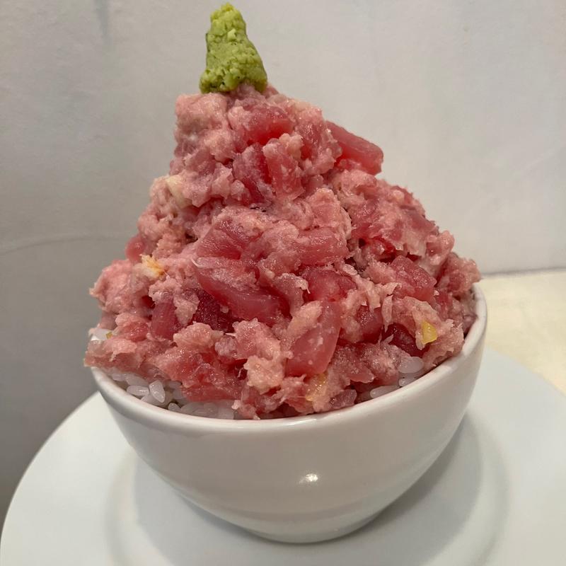 ネギトロ映え丼(マグロ卸とマグロ丼の店ウミノイロ)