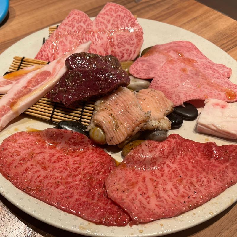 上盛り合わせ(Yakiniku 名もなき名店へ 一切入魂一枚売り焼肉)