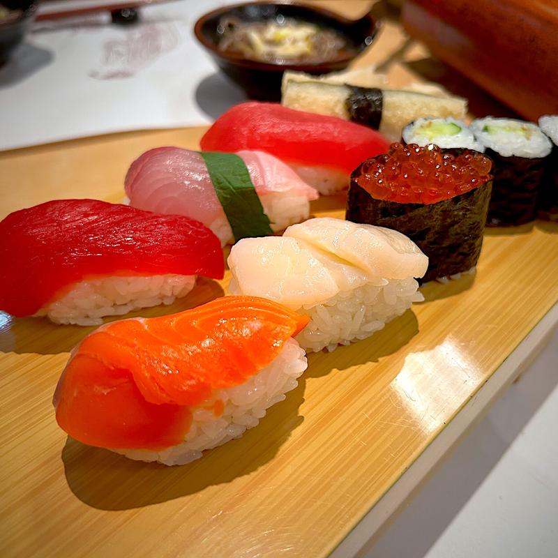 中にぎり(末廣寿し （スエヒロズシ）)