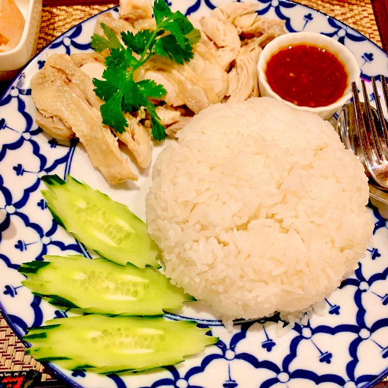 カオマンガイセット　蒸し鶏ご飯とオリジナルソース(スマイルタイランド世田谷店)