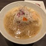 桜海老入り塩ワンタン麺