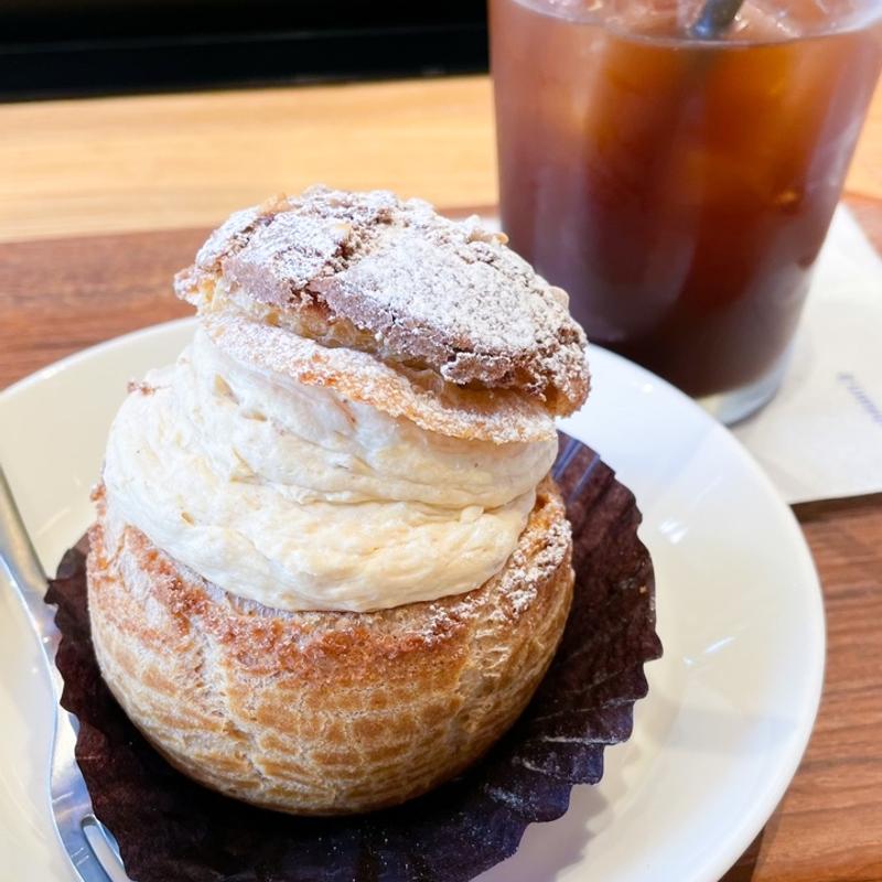 ピーナッツバターシュークリーム(THE CITY BAKERY グランツリー武蔵小杉)