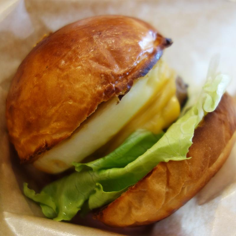 エッグチーズバーガー(パン ナガタ トリカイテン（パン・ナガタ 鳥飼店）)