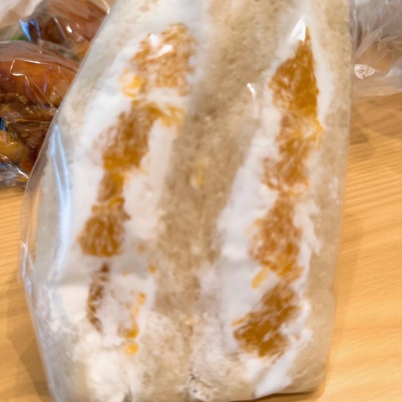 甘夏のフルーツサンド(ラ・タヴォラ・ディ・オーヴェルニュ)