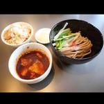 辛肉蕎麦、肉飯ハーフ(肉蕎麦むね 足立保塚店)