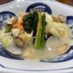 あさりとアスパラの鶏白湯ちゃんぽん（麺少なめ）(リンガーハット イオン千種店 )