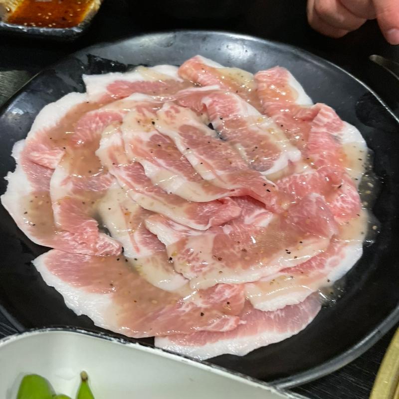 トントロ(焼肉、しゃぶしゃぶのSarao)