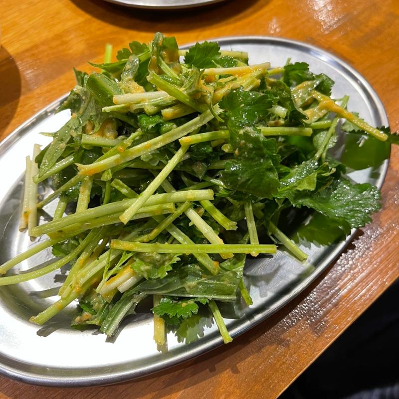 パクチーサラダ(Belly Craft)