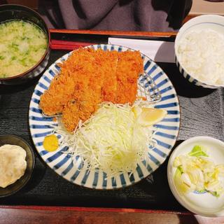 ヒレカツとカキフライ定食(とんかつ 田 西葛西店 （でん）)