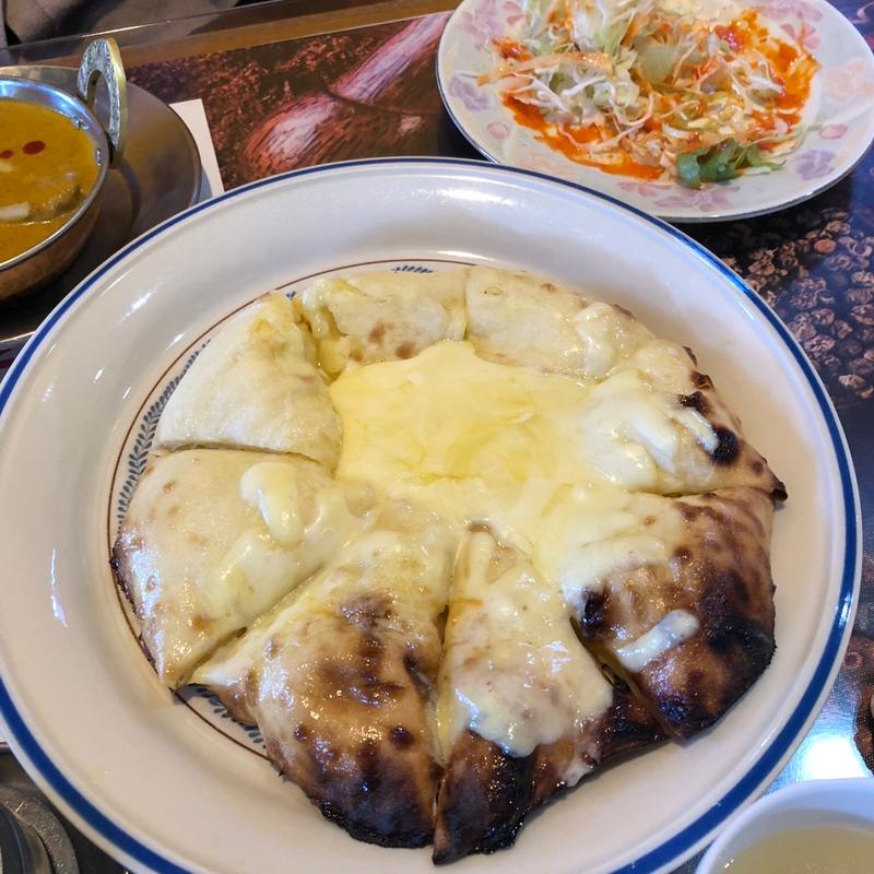 チーズナン(インド料理スーリヤ)