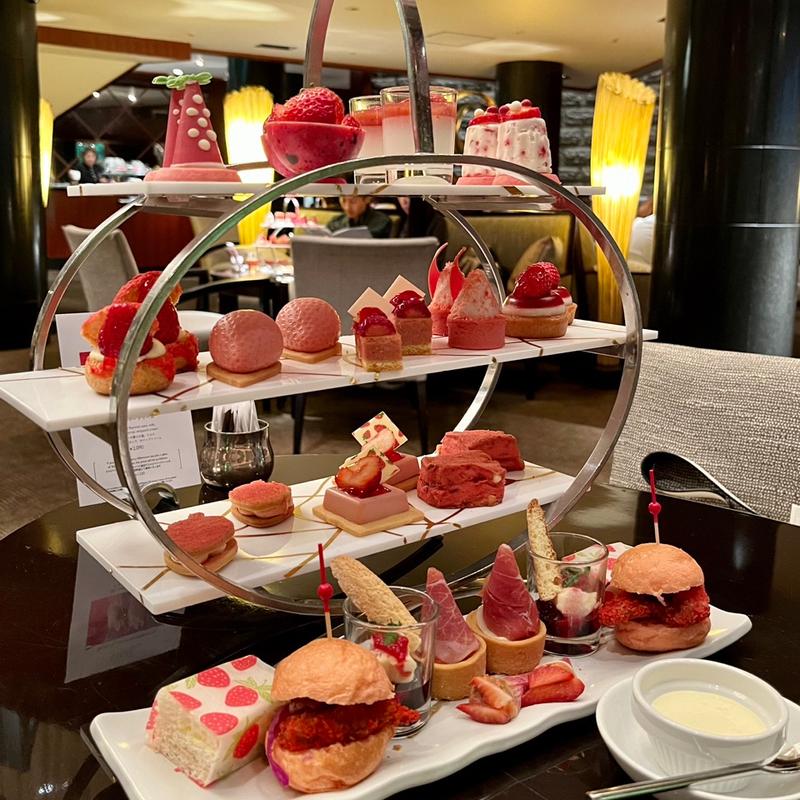 ストロベリーアフタヌーンティー(アトリウムラウンジ Atrium Lounge)