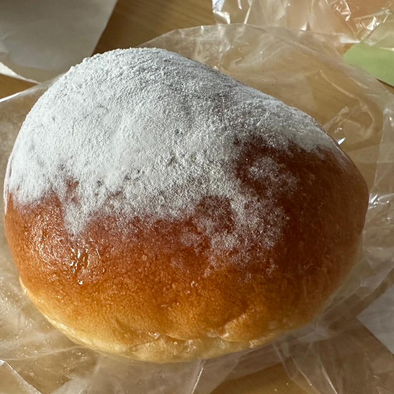 生乳クリームパン(ラ・タヴォラ・ディ・オーヴェルニュ)