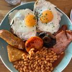 traditional English breakfast 