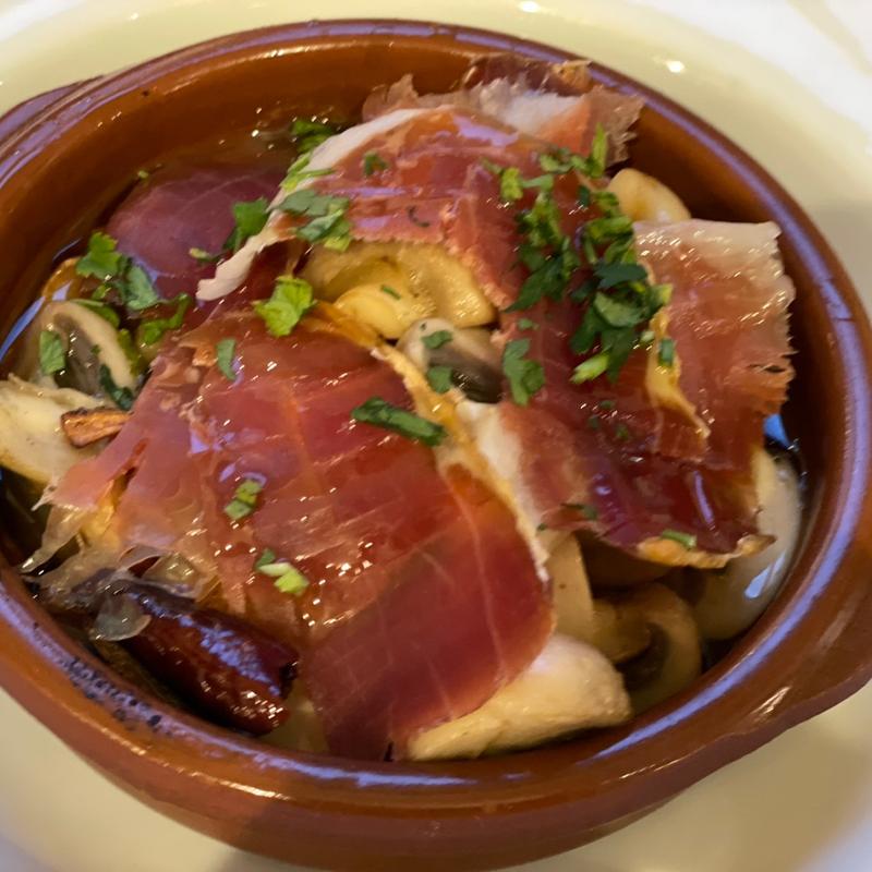 マッシュルームのアヒージョ(エラルテ スペイン料理)