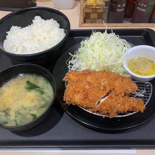 ガーリックバターささみかつ定食(松のや 中野坂上店)