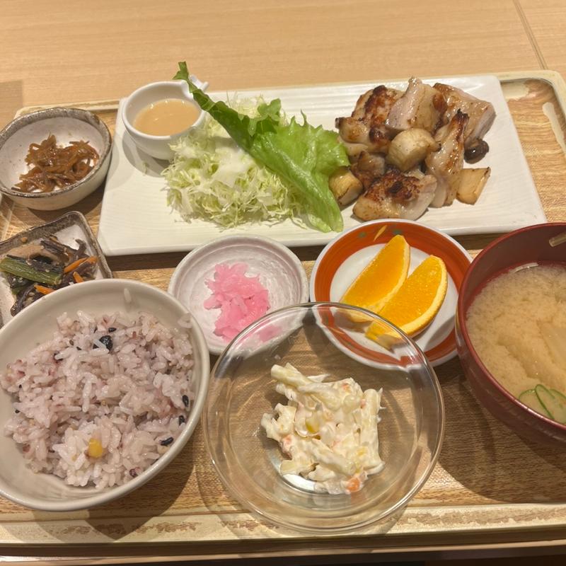 鶏とエリンギの炙り焼き定食(さち福やCAFE グランエミオ所沢店)