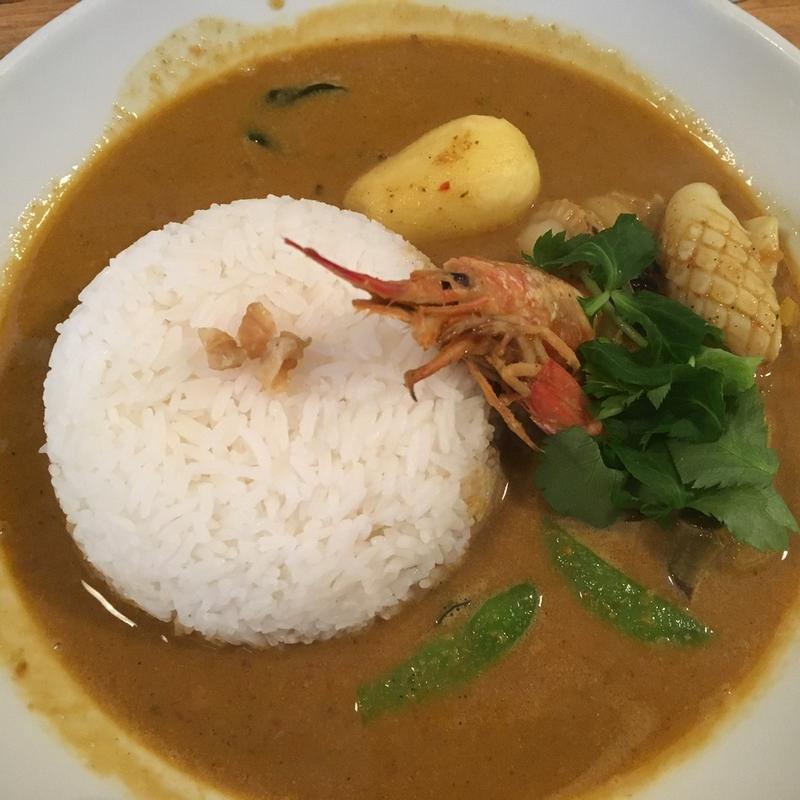 タイ風モルジブ寄りシーフードココナッツカレー(路地裏カレーTiki)