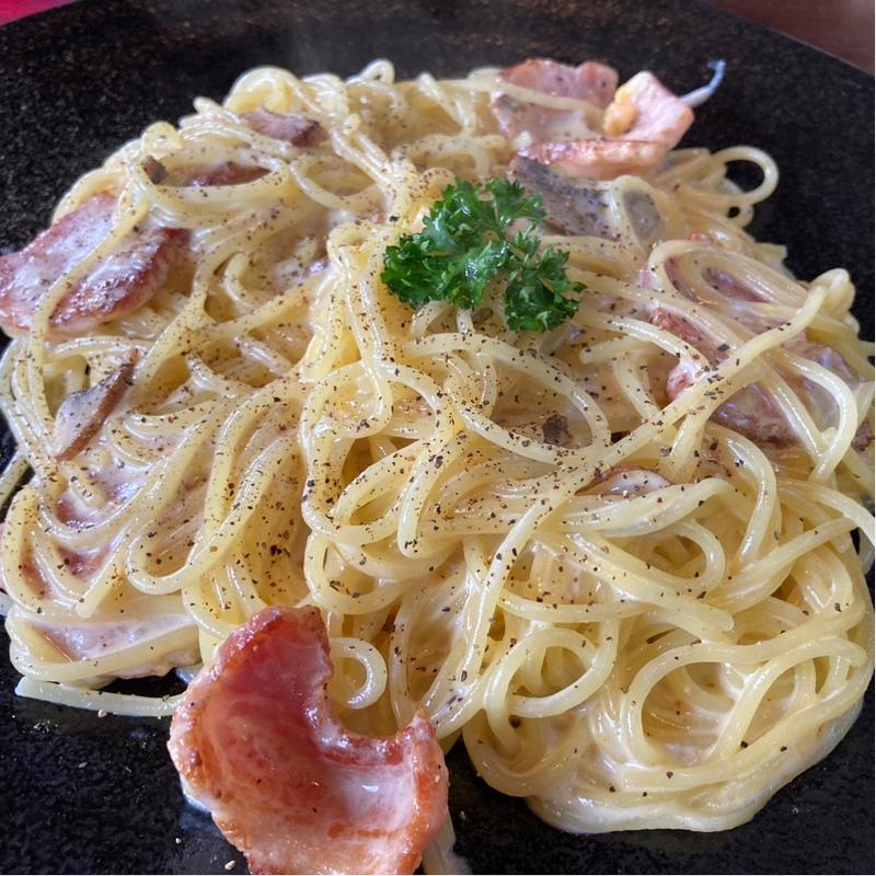 カリカリベーコンのカルボナーラ(RAVENNA)