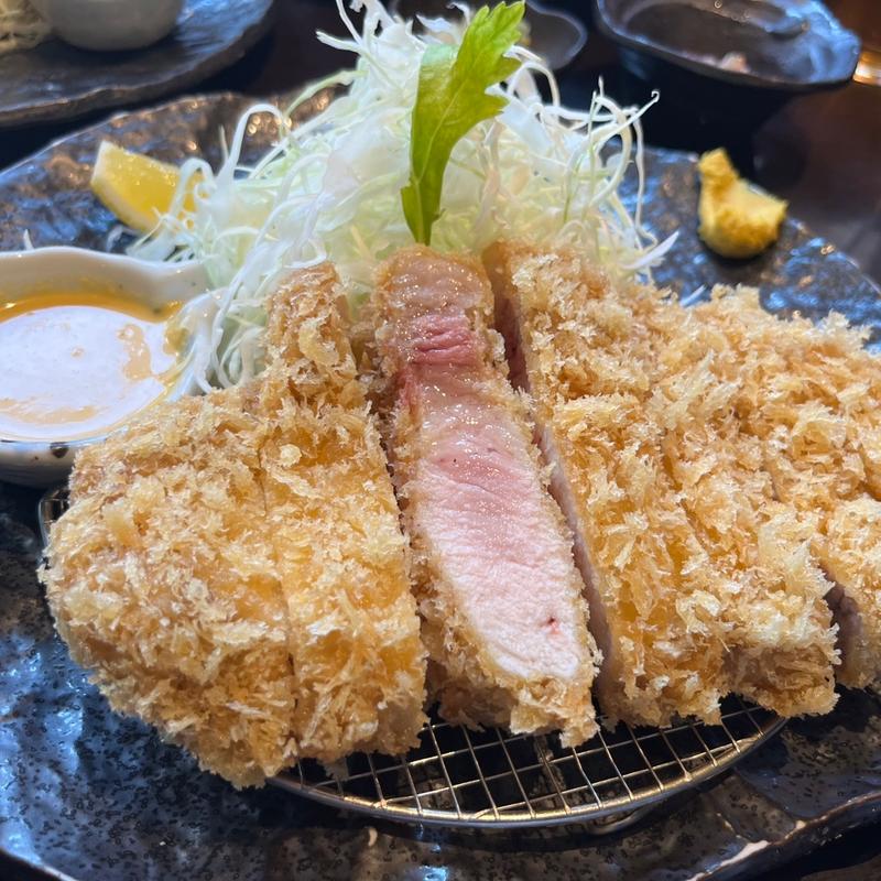 極上ロースカツ(とんかつ六(ろく))