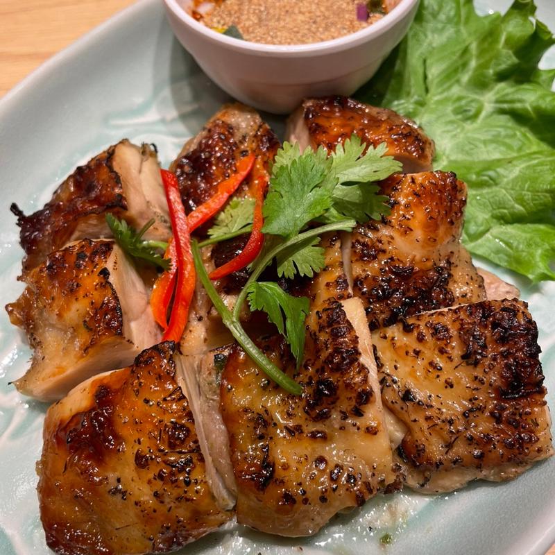 ガイ・ヤーン［自家製たれに漬け込んだ鶏肉バーベキュー] (クルン・サイアム 新横浜店)