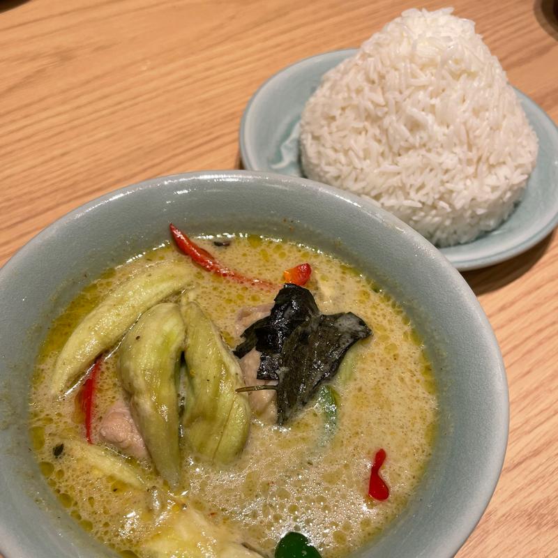 ゲーン・キィオ・ワン/鶏肉のグリーンカレー(クルン・サイアム 新横浜店)