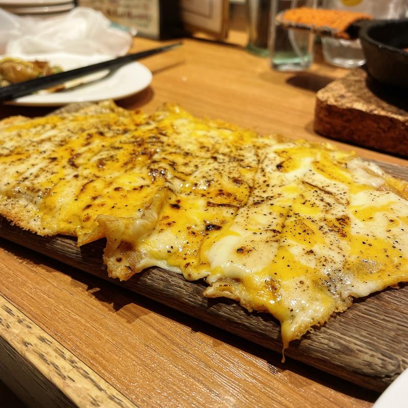 ミックスチーズ焼(鉄板バル SOURCE （ソース）)