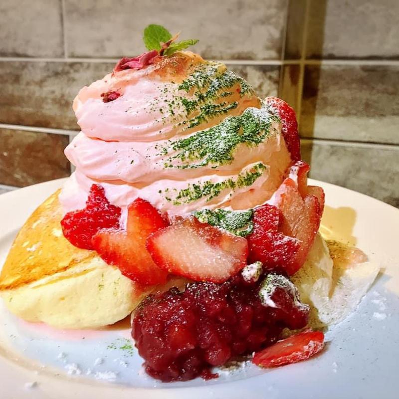 桜と苺の春爛漫パンケーキ(ESPRESSO D WORKS （エスプレッソディーワークス）)