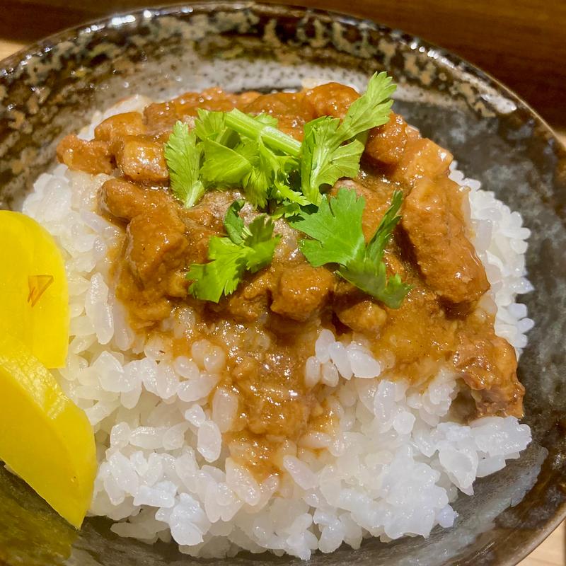 魯肉飯(「メンセン町」台湾赤そうめん専門店)