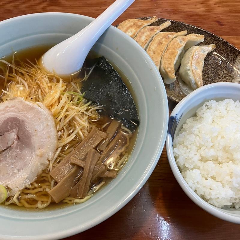 あっさりカラネギ醤油ラーメン+餃子セット(めんかくぼう )