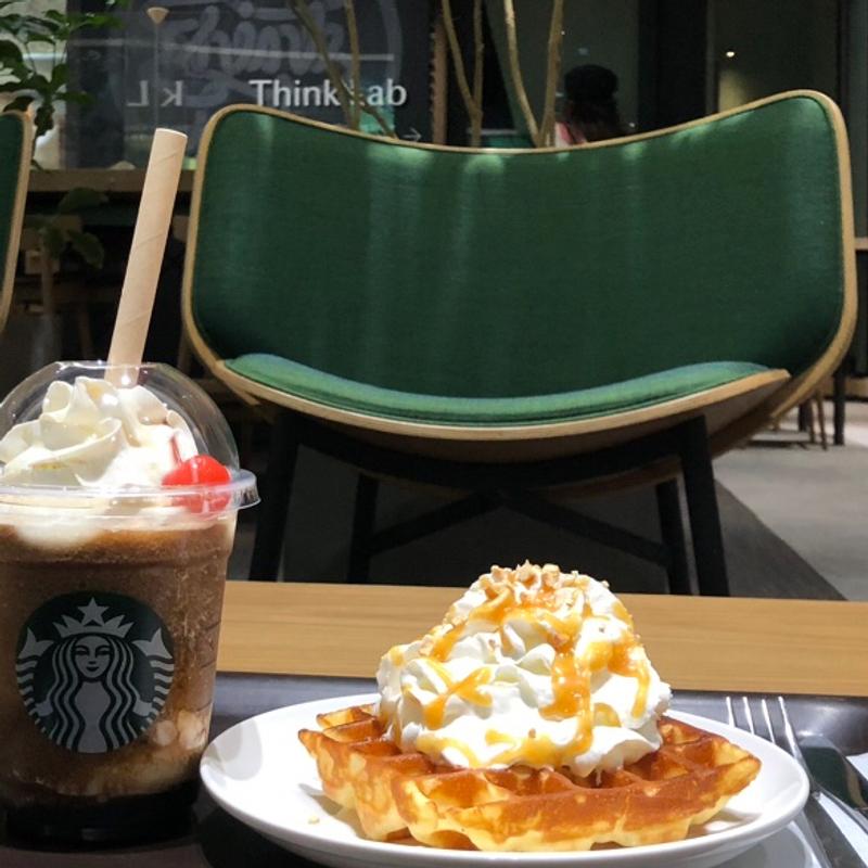 サリーブラウンアメリカンワッフルwithキャラメルプレッツェル(スターバックス コーヒー CIRCLES 銀座店)