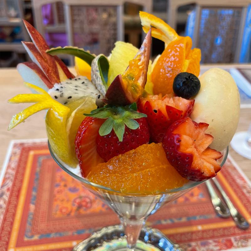フルーツパフェ(水信フルーツパーラー)