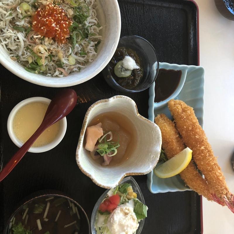 しらす丼　海老フライ定食(お食事処 翁)