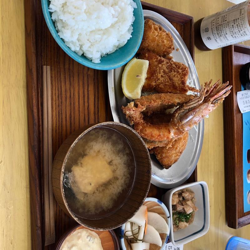 漁港のMIXフライ定食(小田原漁港　とと丸食堂)
