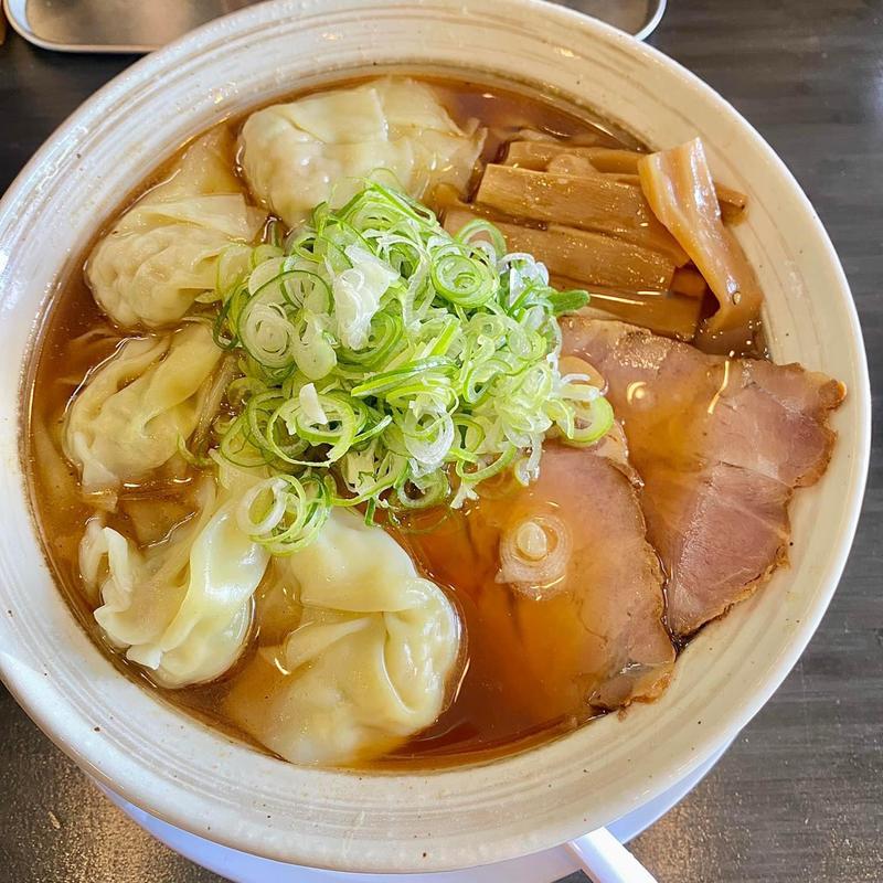 醤油わんたん麺(ラーメンROOTS)