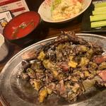 宮崎名物　地鶏のもも焼き（きゃうり・スープ付き※店内のみ）(丸万)