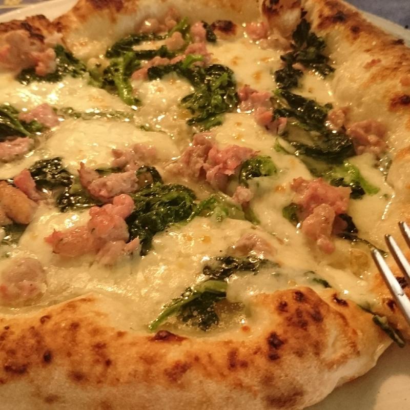 イタリアンソーセージのピザ(サンタ ルチア （Santa Lucia）)